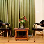 Hotel Olive Crown