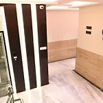 Hotel Olive Crown