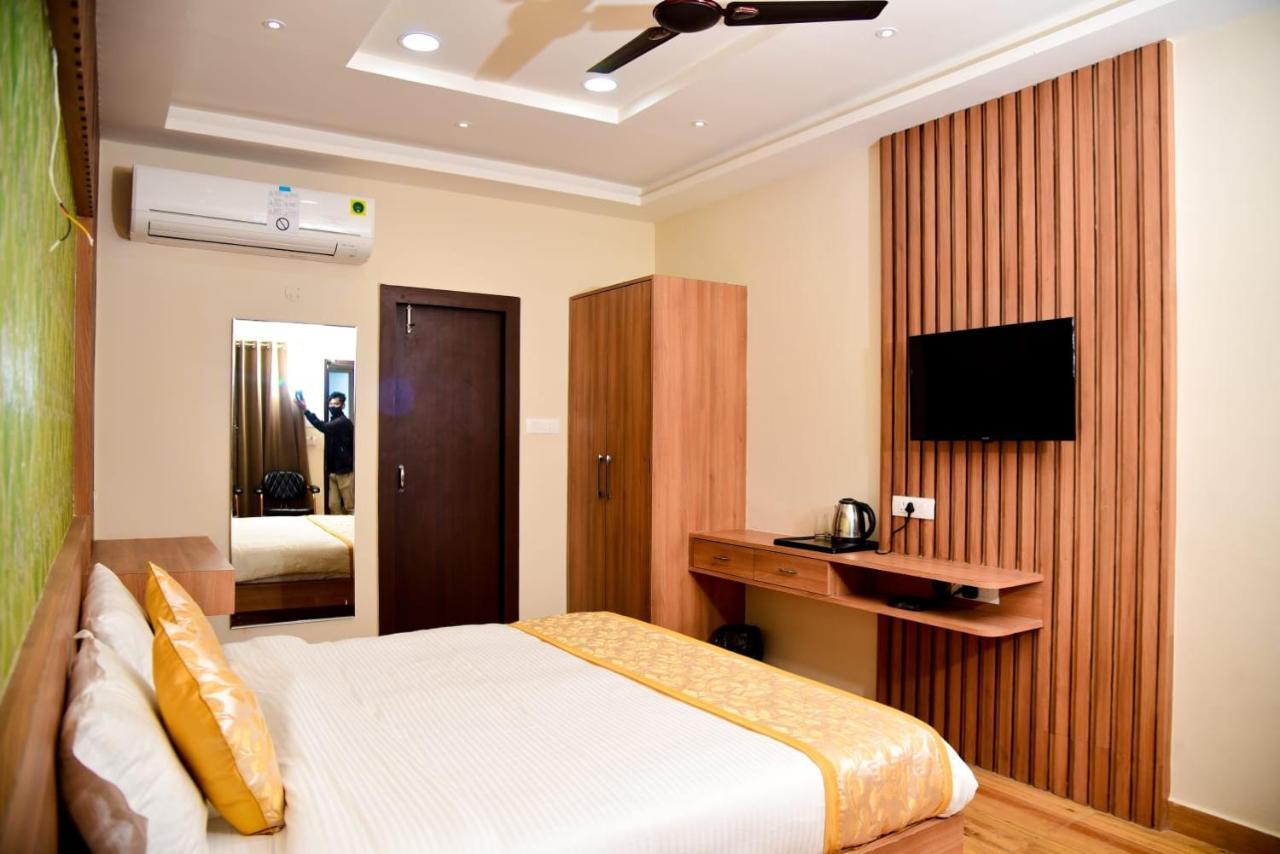 Olive Crown Hotel 3*