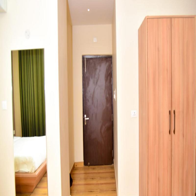 Hotel Olive Crown