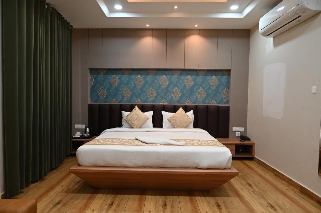 Olive Crown Hotel Lucknow